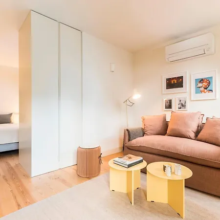 Armada XI Apartment *
